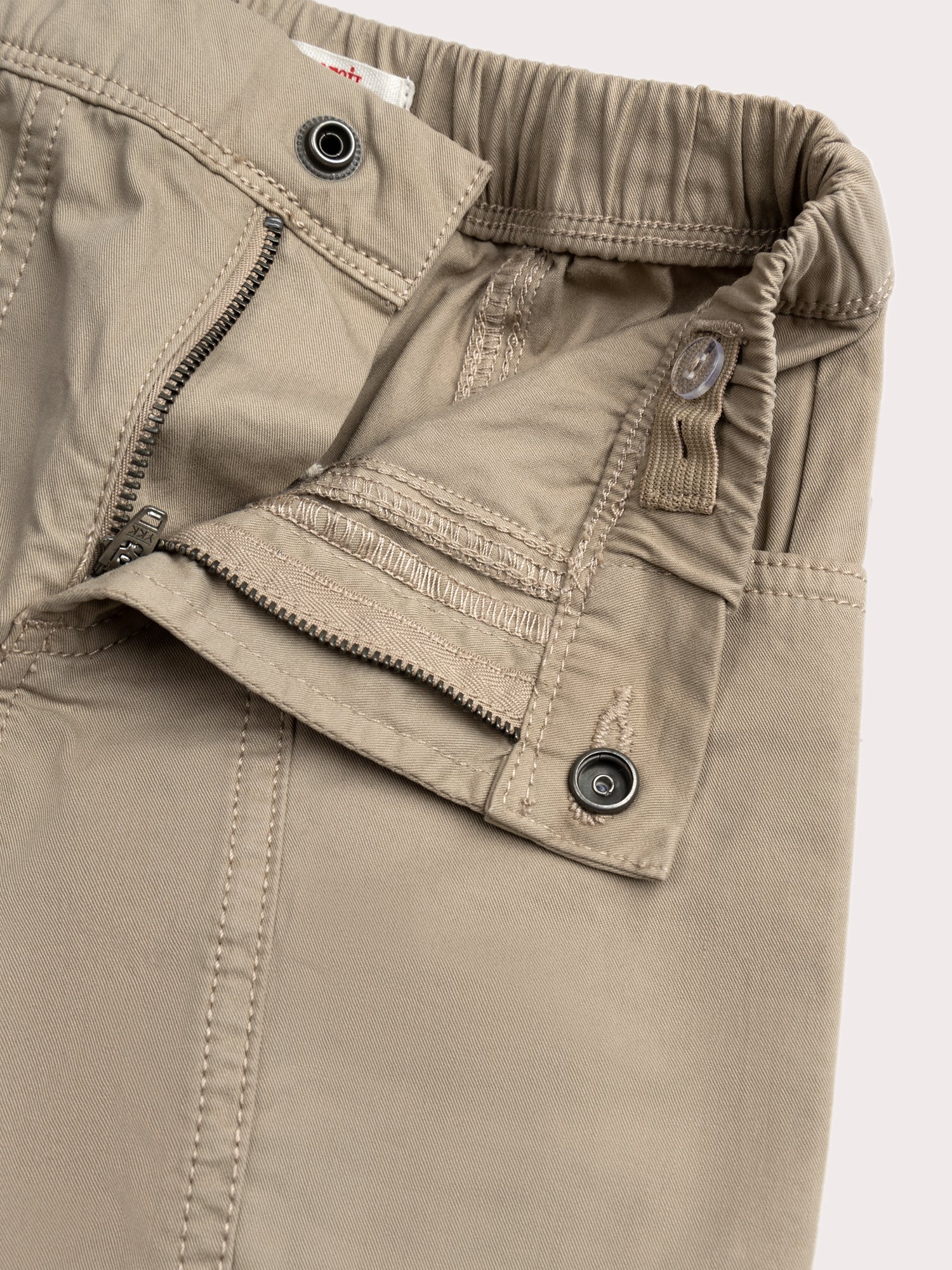 Pantalon beige à poches fantaisie
